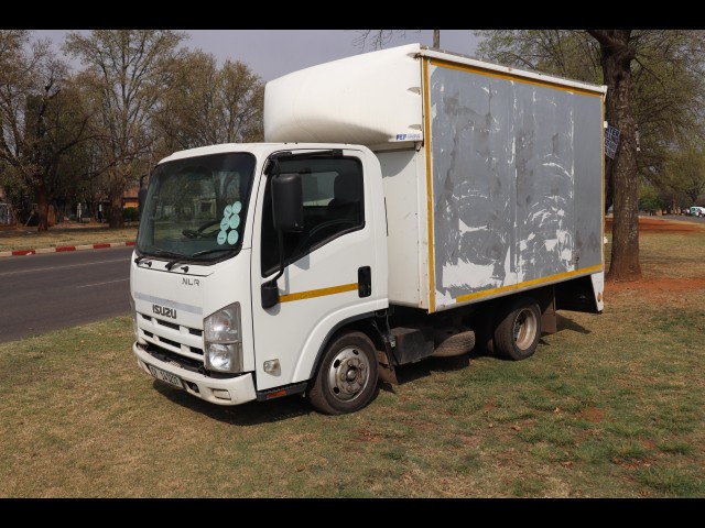 BUY ISUZU 2019, Mayet Cars